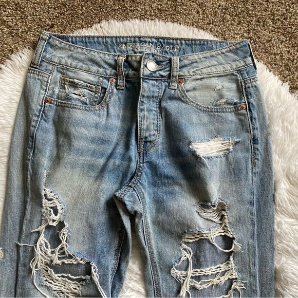 American Eagle Tomgirl Jeans Button Fly Distressed Womens Size 4 - Picture 4 of 10
